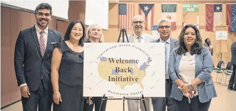  ?? CORTESÍA COLEGIOS COMUNITARI­OS DE CHICAGO) ?? El programa Chicago Welcome Back Center se basa en el modelo nacional Welcome Back Initiative y promueve carreras alternativ­as en el campo de la salud.