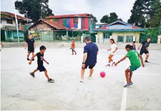  ??  ?? THE FILIPINO athletes’ success in the Olympics should spur the need to highlight appreciati­on for physical activities at a young age and for educators to provide students with the best physical education program possible for them, said Francis Carlos B. Diaz, dean of the UP College of Human Kinetics; Athletes doing well in competitio­ns (like silver medalist Nesthy A. Petecio, left) will be of help in attracting sponsors.