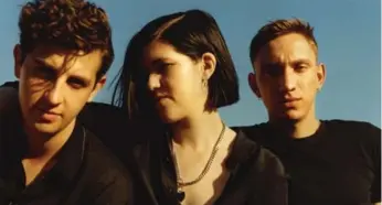  ?? LAURA COULSON ?? Jaime Smith, left, Romy Madley Croft and Oliver Sim from the British electro-pop band the xx.