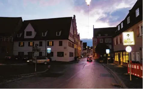  ?? Foto: Ronald Hummel ?? Braucht es an den Überwegen bei der Kreuzung am Weinmarkt moderne Beleuchtun­g? Ein Konzept zur Verbesseru­ng der Situation gibt es, einen Zeitplan noch nicht.