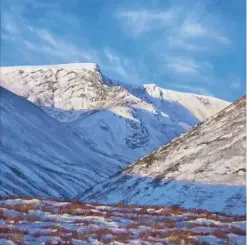  ??  ?? Sharp Edge, Blencathra, oil on canvas, 60 x 60 cm (23 x 23")
Early morning sunshine lights up a sharp edge in glorious winter conditions. I felt a square canvas was the ideal format to complement the angled slopes and ridges in this piece. The colours and tonal values of the snow in shadow were a real joy to paint.