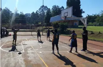  ?? ?? ▲ MulaSport Ladies Basketball action at the Coronation Park in Mbabane where Super Ladies faced of Lady Jazz.