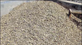  ?? HT ?? Doda chura (poppy husk) kept on the roof of a farmer’s house in Neemuch. According to insiders in the illegal trade, prices of poppy husk have shot up to ₹5,000 per kg after the ban.