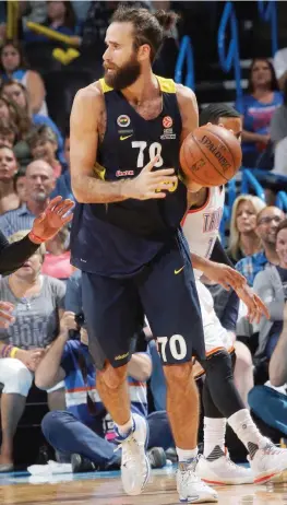  ?? GETTY IMAGES ?? Gigi Datome, 27 anni, con la maglia del Fenerbahce durante il tour negli Usa