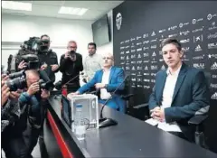  ??  ?? LUCIRÁ EL DORSAL ‘8’. Vietto se presentó con el Valencia.