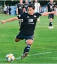  ?? Foto: Schulze ?? Natsuhiko Watanabe erzielte fünf Tore beim Memminger Schützenfe­st in Täfertinge­n.