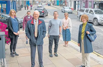  ?? Kim Cessford. Picture: ?? From left: Jacqui Garvin, Stuart Pirie, Charles Jarvis, John Blake, Amanda Duncan and Katherine Mclean are some of the retailers who signed the letter to Angus Council.