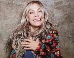  ?? Astor Morgan ?? Singer, songwriter and musician Rickie Lee Jones takes the stage Wednesday at the Heights Theater.