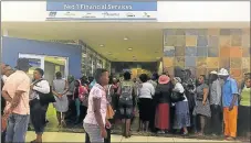  ?? Picture: SIBONGILE NGALWA ?? CASH-STRAPPED: Many people are forced to seek loans from financial service providers in a bid to have a joyous festive season