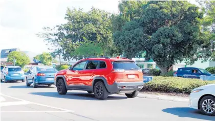  ?? Photo / Judith Lacy ?? The Broadway Ave/ Albert St roundabout is a car spotter’s dream but best avoided at peak times if you are a nervous driver or are unsure about roundabout rules.