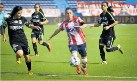  ?? HANSEL VÁSQUEZ ?? Daniela Montoya contó con la opción de gol más clara de Junior para empatar.