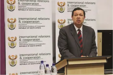  ?? Photo: Sue Maclennan ?? Deputy Minister in the Department of Internatio­nal Relations and Co-operation Luwellyn Landers addresses an audience at Rhodes University on Wednesday.