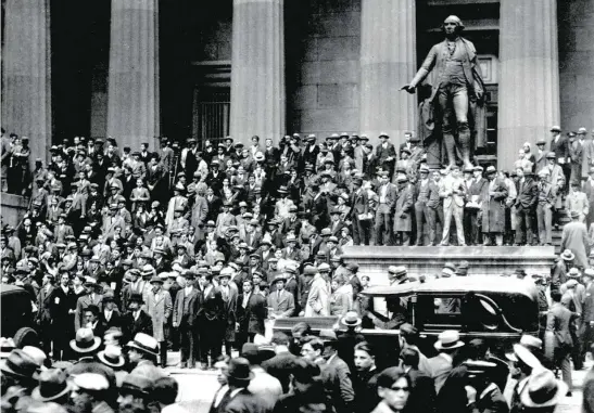  ?? AP ?? Fotografía del «Black Thursday», el 24 de octubre de 1929, cuando se produjo el crack de la Bolsa de Nueva York