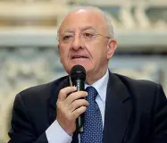  ??  ?? Governator­e Vincenzo De Luca, presidente della Regione Campania