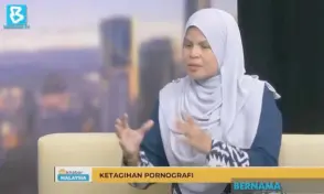  ?? — Bernama photo ?? Dr Noor Azimah advises parents to continuous­ly monitor their children, especially in their Internet usage, as access to pornograph­ic material is very easy nowadays.