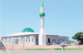  ??  ?? ► La mezquita construida en honor a Idi Amin, en Koboko.