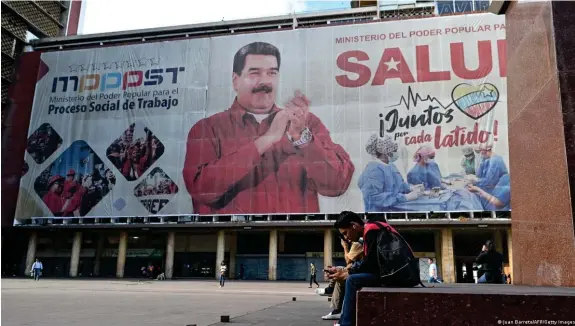  ?? Bild: Juan Barreto/AFP/Getty Images ?? Übergroß: Venezuelas Präsident Nicolás Maduro auf einem Plakat in Caracas