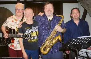  ?? Foto: Tribute Band ?? Das Pat-martino-tribute-quartet startet seine Deutschlan­d-tour bei Jazz Heidenheim. Deswegen wird ausnahmswe­ise an einem Donnerstag gespielt.