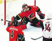  ?? ROSS D. FRANKLIN/THE ASSOCIATED PRESS ?? Calgary Flames goalie Mike Smith stopped 28 of 29 shots in Arizona after a 2-0 loss in Vegas.