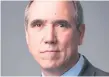  ??  ?? JEFF MERKLEY Senador por Oregon