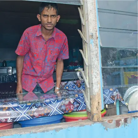  ?? Photo: Ronald Kumar ?? Ashish Sharma 28 of Muanivatu Settlement shows where the intruders gained entry into his home on July 30, 2019.