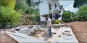  ??  ?? Les travaux de restaurati­on liés à la sauvegarde de la villa sont achevés. L’an dernier, le jardin avec le solarium a été reproduit à l’identique.