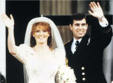  ?? AFP / GETTY IMAGES ?? Then-newlyweds Sarah Ferguson and Prince Andrew wave to crowds from in London on July 23, 1986.