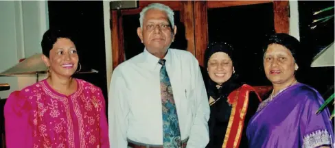  ??  ?? Abdul Lateef with his daughters, Shireen, Feroza and Zareena.