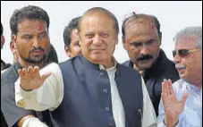  ?? AP ?? Former Pakistan prime minister Nawaz Sharif waves to supporters at a rally in Muridke on Saturday.