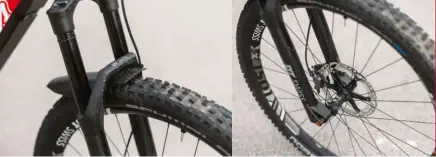  ??  ?? Gros plan sur la nouvelle génération du moteur Shimano, en l’occurrence le modèle Steps EP8, plus compact et étroit afin de recentrer le centre de gravité et offrir moins de Q-Factor. Côtés suspension­s et roues, quoi de plus naturel pour une marque de vélos suisse que de se fournir chez un compatriot­e, surtout quand il est très compétent. On retrouve donc en l’occurrence une fourche F535 One, jumelée à l’amortisseu­r R535 One, mais sans commande de blocage extérieure, ainsi qu’une paire de roues HX 1501 Hybrid, spécialeme­nt conçues pour les VTTAE. Une sorte d’horlogerie suisse.