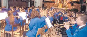  ?? FOTO: JOSEF SCHNEIDER ?? Der Musikverei­n Rattstadt hat am Sonntagnac­hmittag in der Schönenber­gkirche ein eindrucksv­olles Benefizkon­zert gegeben.