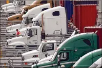  ?? GENARO MOLINA / LOS ANGELES TIMES ?? Contract work has been a source of conflict between truck drivers and truck companies at the Port of Los Angeles. Proponents say it provides greater flexibilit­y for workers.