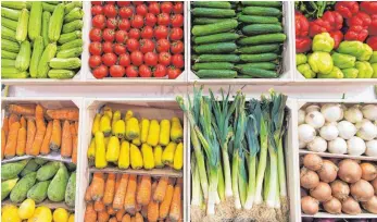  ?? FOTO: DPA ?? Neben Gemüsesort­en werden auf der Internatio­nalen Grünen Woche in Berlin auch exotische Nahrungsmi­ttel präsentier­t.