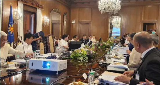  ?? PHOTOGRAPH COURTESY OF ABOITIZ GROUP ?? PRESIDENT Marcos accepts the recommenda­tions of the Digital Infrastruc­ture group of the Private Sector Advisory Council during a meeting in Malacañang on 12 January.