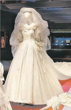  ?? SUPPLIED ?? The wedding gown worn by Diana, Princess of Wales is part of an exhibition that will visit the West Edmonton Mall in 2013.