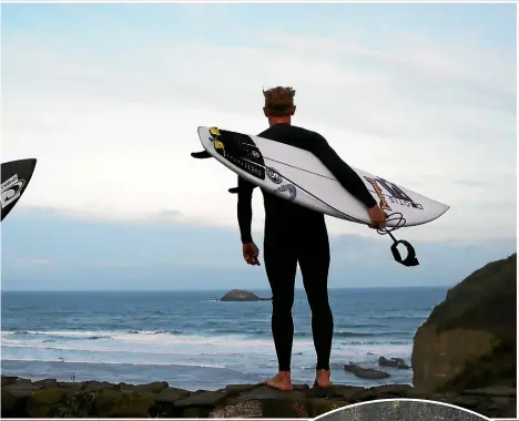  ??  ?? Left: When activities such as surfing returned under level 3, plenty of people piled back into the ocean – more research is under way to see whether that sort of regular exercise has become more of a habit for Kiwis as restrictio­ns dropped further. Below: During levels 3and4 lockdown, the number of surveyed Kiwis who walked daily increased from 14 per cent to 21 per cent.