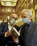 ??  ?? In Galleria
Francesco Caringella e Giuseppe Severini prima del dibattito (foto Frustaci/Ansa)