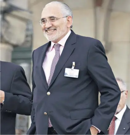  ??  ?? ► El ex presidente de Bolivia, Carlos Mesa, en la Corte de La Haya, en mayo de 2015.
