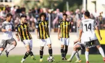  ??  ?? من مباراة الاتحاد والطائي أمس (إعلامي الاتحاد) الفتح × الوطني