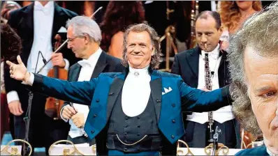  ??  ?? André Rieu kommt mit seinem Johann Strauss Orchester nach Wien