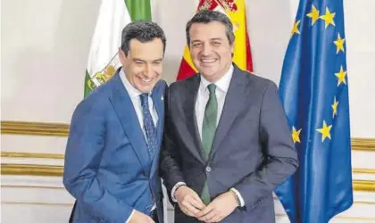  ?? F. OLMO ?? El presidente andaluz y el presidente de la FAMP y alcalde de Córdoba.