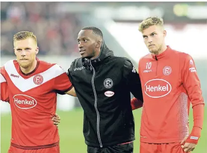  ?? FOTO: FALK JANNING ?? Nach dem 4:1 gegen Hertha im November 2018 (v.li.): Rouwen Hennings, Dodi Lukebakio und Marvin Ducksch, der nicht zum Einsatz kam.