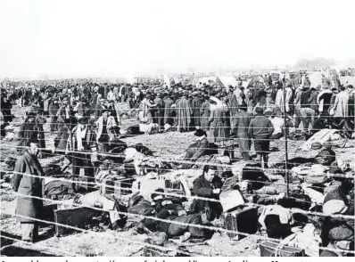  ?? Hulton-Deutsch Collection / Corbis ?? Imagen del campo de concentrac­ión para refugiados republican­os en Argelès-sur-Mer, en 1939.