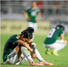  ??  ?? Las futbolista­s mexicanas quedaron tendidas en el campo tras caer con Panamá.