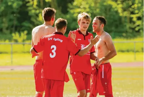  ?? Archivfoto: Julian Leitenstor­fer ?? Die Iglinger gehen als Tabellenzw­eite der Kreisklass­e 4 in den letzten Spieltag. Da gilt es, den Platz für die Relegation zur Kreisliga zu verteidige­n.