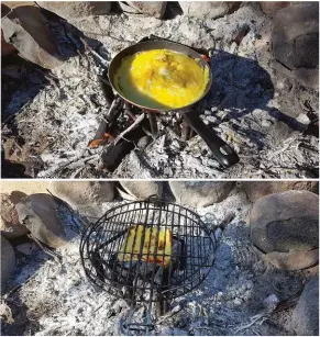  ??  ?? Ek het elke maaltyd op die kole gaargemaak. Hier is dit roereier met uieringe ingesny, en ’n braaibrood­jie.