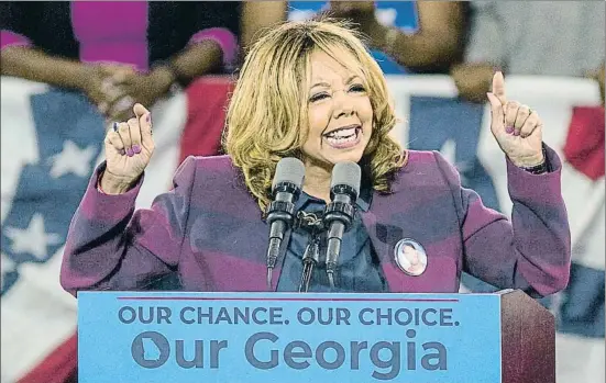  ?? ALYSSA POINTER / AP ?? La demócrata Lucy McBath, elegida por Georgia, entró en política después de que su hijo de 12 años fuera asesinado a tiros