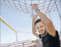  ??  ?? REFERENCIA SEVILLISTA. Pablo Sarabia posa feliz para As.