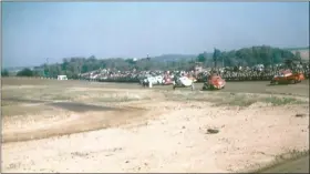  ?? COURTESY OF THE ROGERS FAMILY ?? The first race at Grandview Speedway on Aug. 11, 1963.