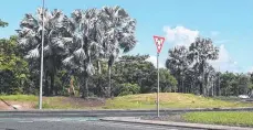  ?? Picture: BRENDAN RADKE ?? BARE FACTS: Trees in the centre of the McGregor Rd roundabout will be felled next week.